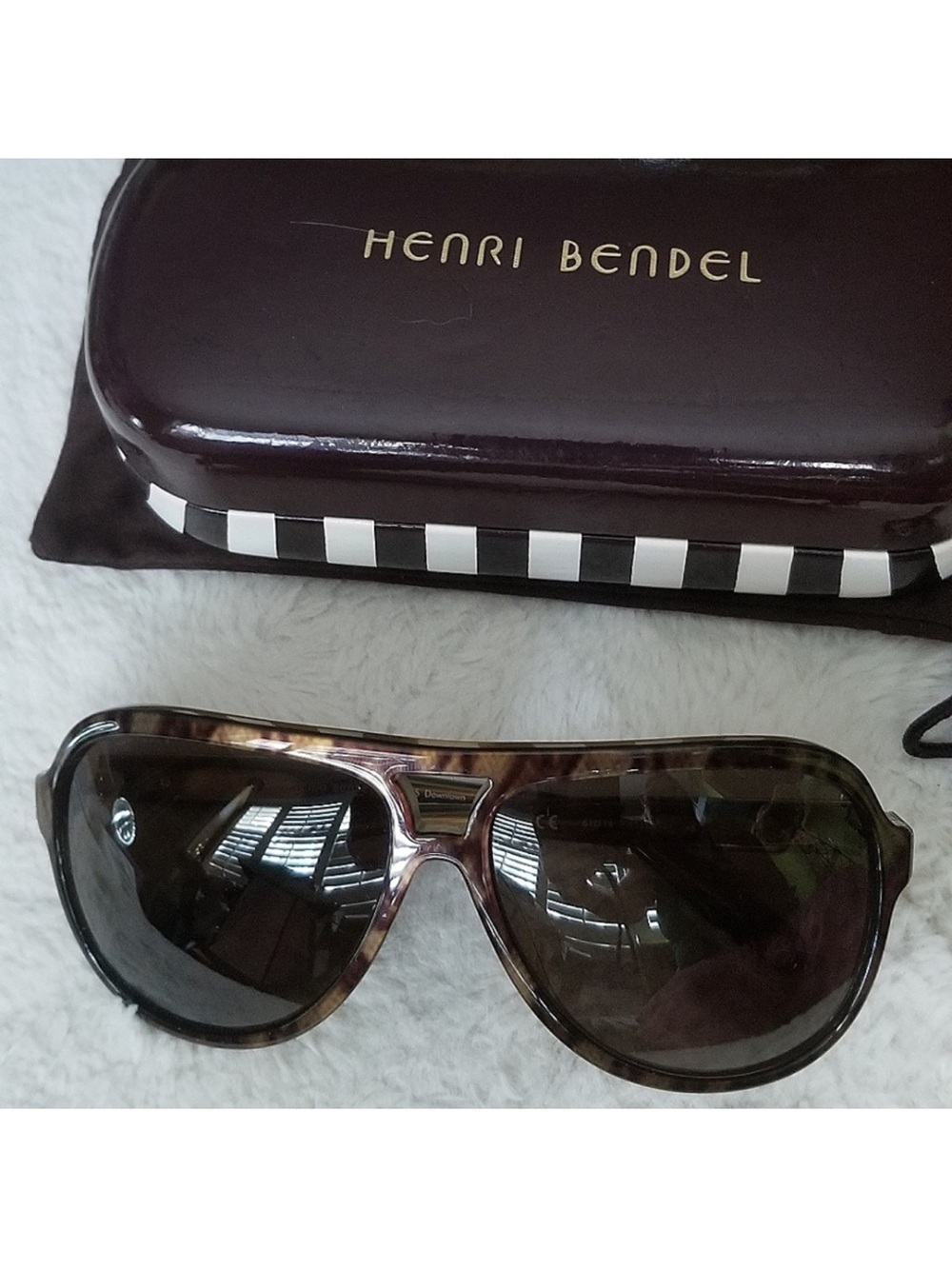 Henri Bendel Brown Tortoiseshell Aviator Sunglasses with Case